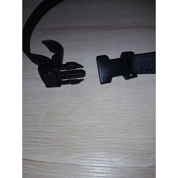 Wilsons Genuine Leather Fanny Pack Black With American Flag Closure Vintage - Picture 13 of 16